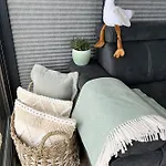 Hausboot Mit Motorboot * Heiligenhafen