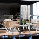 Hausboot Mit Motorboot Hotel na wodzie