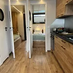Hausboot Mit Motorboot Hotel na wodzie