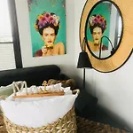 Ботель Hausboot Mit Motorboot *
