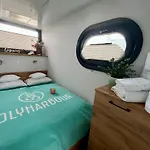 Ботель Hausboot Mit Motorboot *