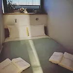 Ботель Hausboot Mit Motorboot *