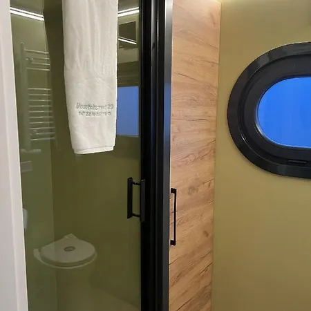 Hotel na wodzie Hausboot Mit Motorboot Heiligenhafen