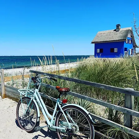 Hotel na wodzie Hausboot Mit Motorboot