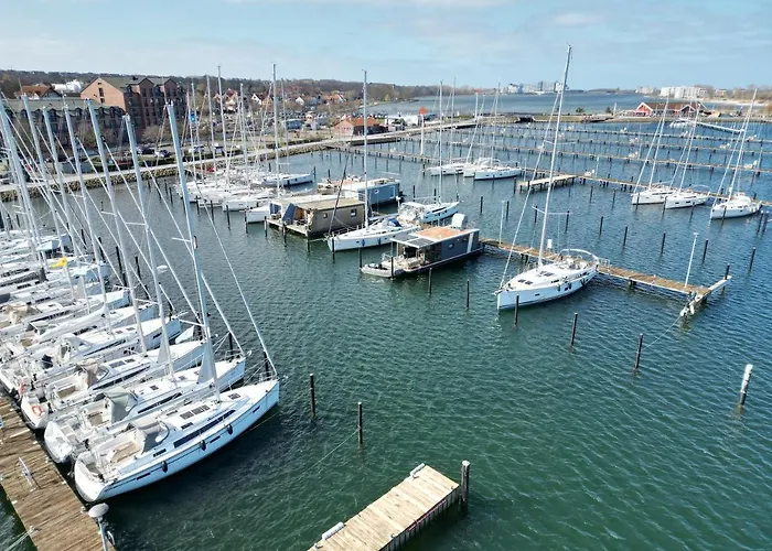 Botel Hausboot Mit Motorboot *